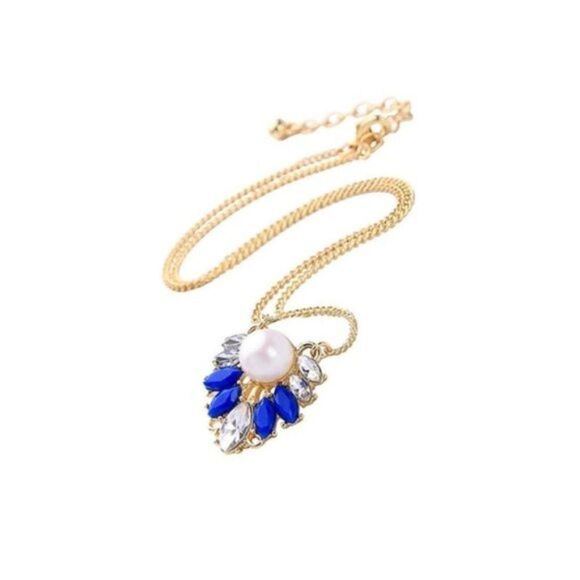 Blue Resin Rhinestone Pearl Minimalist Gold Pendant Necklace - Picture 3 of 9